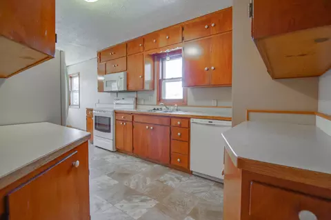 607 16th St S, Bismarck, ND 58504 photo 4