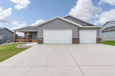 4706 Grey Hawk Ln, Bismarck, ND 58503 photo 40