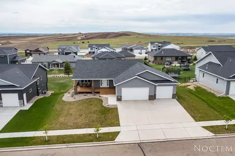 4706 Grey Hawk Ln, Bismarck, ND 58503 photo 31