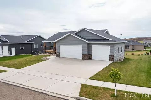 4706 Grey Hawk Ln, Bismarck, ND 58503 photo 33