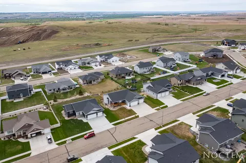 4706 Grey Hawk Ln, Bismarck, ND 58503 photo 36