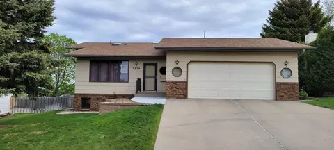 2329 Jackson Ave, Bismarck, ND 58501 photo 1