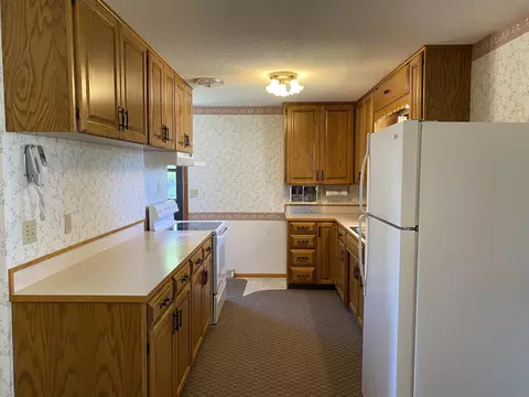 332 E Capitol Ave, Bismarck, ND 58501 photo 2