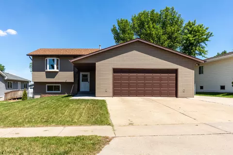 936 Turnpike Ave, Bismarck, ND 58501 photo 1
