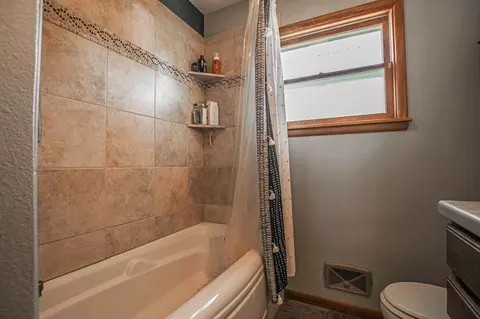 523 Gary Ave, Bismarck, ND 58501 photo 25