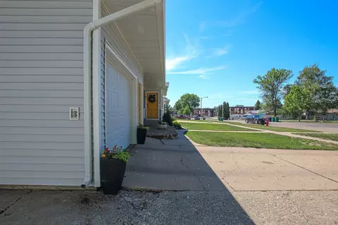 523 Gary Ave, Bismarck, ND 58501 photo 68