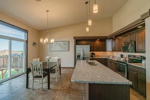 1749 Calgary Loop, Bismarck, ND 58503 photo 4