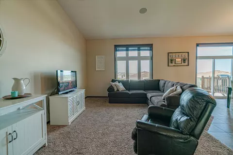 1749 Calgary Loop, Bismarck, ND 58503 photo 17
