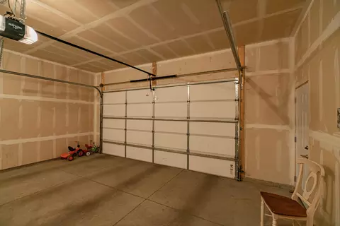 1749 Calgary Loop, Bismarck, ND 58503 photo 43