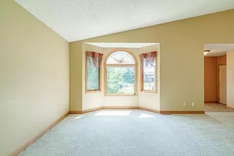 4714 Pintail Loop SE, Mandan, ND 58554 photo 8