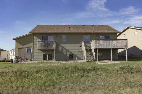 2424 Pointe Loop, Bismarck, ND 58503 photo 31