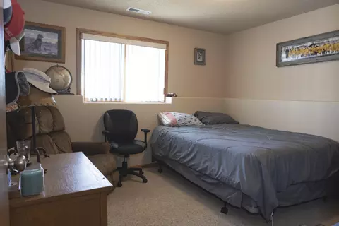 2424 Pointe Loop, Bismarck, ND 58503 photo 14