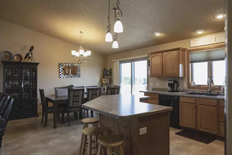 2424 Pointe Loop, Bismarck, ND 58503 photo 4