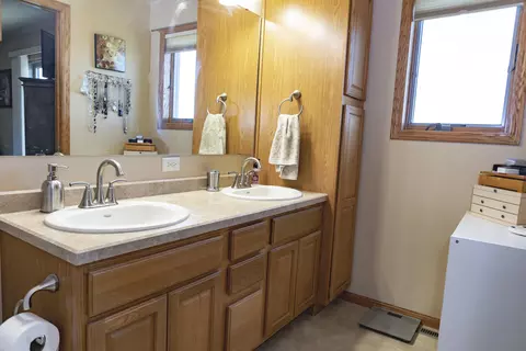 2424 Pointe Loop, Bismarck, ND 58503 photo 21