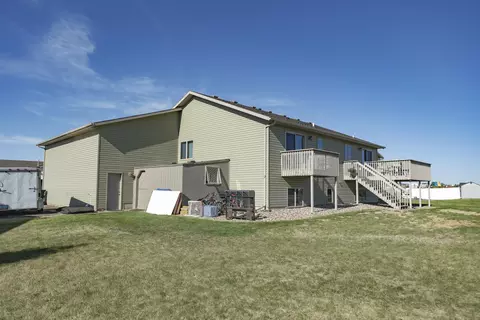 2424 Pointe Loop, Bismarck, ND 58503 photo 30