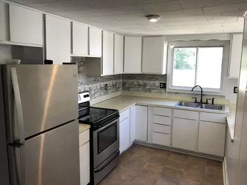 1514 E Ave B E, Bismarck, ND 58501 photo 3