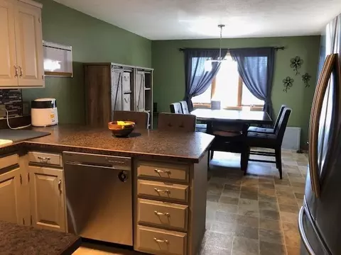 113 Brandon Dr, Bismarck, ND 58503 photo 6
