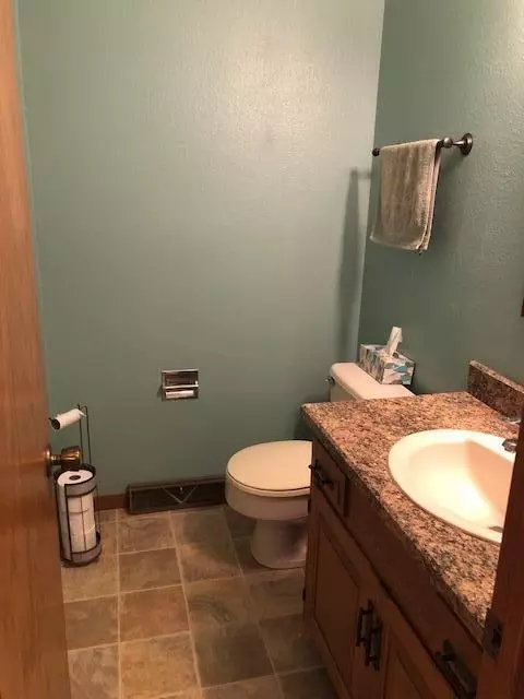 113 Brandon Dr, Bismarck, ND 58503 photo 13