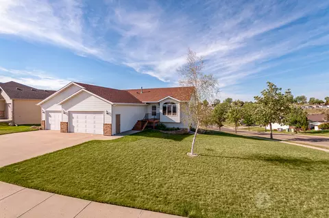 2405 Lacorte Loop, Bismarck, ND 58503 photo 37