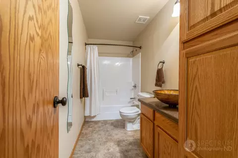 2405 Lacorte Loop, Bismarck, ND 58503 photo 27
