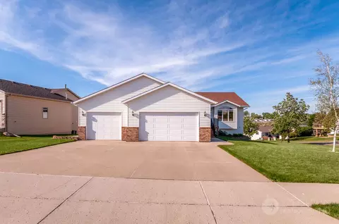 2405 Lacorte Loop, Bismarck, ND 58503 photo 38
