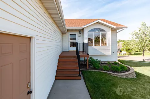 2405 Lacorte Loop, Bismarck, ND 58503 photo 3
