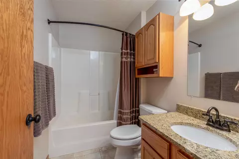 2405 Lacorte Loop, Bismarck, ND 58503 photo 14