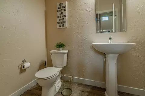 805 Compass Loop, Bismarck, ND 58504 photo 27