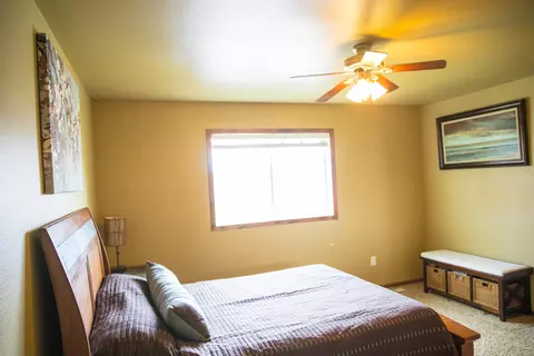 944 Canada Ave, Bismarck, ND 58503 photo 5