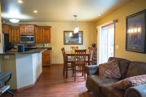 944 Canada Ave, Bismarck, ND 58503 photo 16