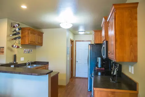 944 Canada Ave, Bismarck, ND 58503 photo 22