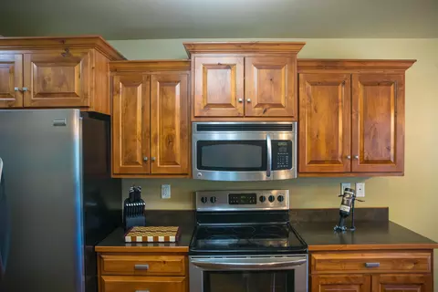 944 Canada Ave, Bismarck, ND 58503 photo 19