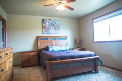 944 Canada Ave, Bismarck, ND 58503 photo 3