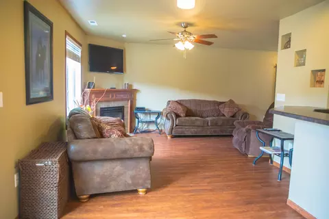 944 Canada Ave, Bismarck, ND 58503 photo 24