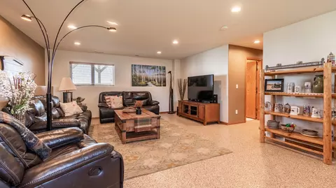 2463 Pointe Loop, Bismarck, ND 58503 photo 37