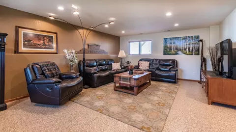 2463 Pointe Loop, Bismarck, ND 58503 photo 36