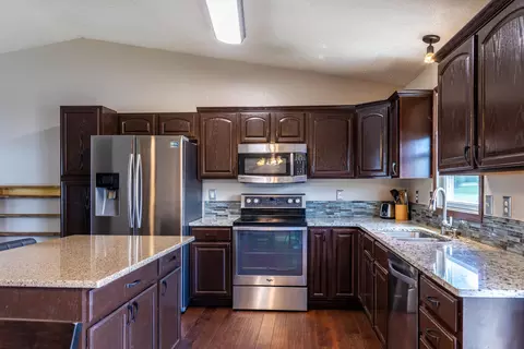 95 Weir Dr, Lincoln, ND 58504 photo 10