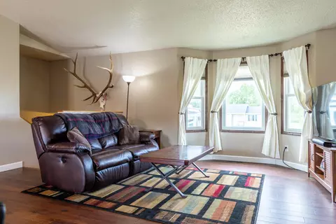 95 Weir Dr, Lincoln, ND 58504 photo 3