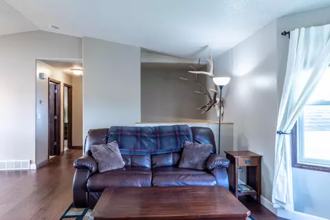 95 Weir Dr, Lincoln, ND 58504 photo 5