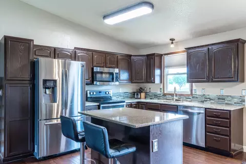 95 Weir Dr, Lincoln, ND 58504 photo 9