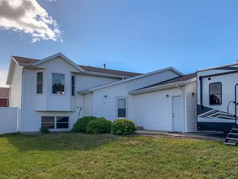 95 Weir Dr, Lincoln, ND 58504 photo 1
