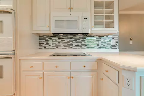 214 E Kavaney Dr, Bismarck, ND 58501 photo 13