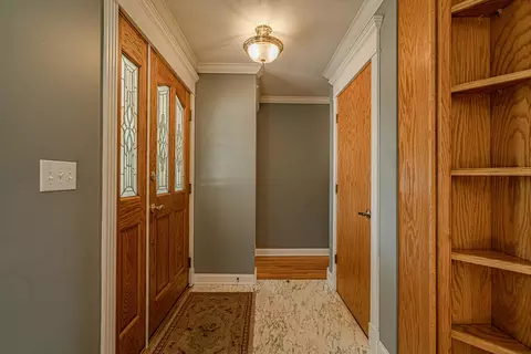 214 E Kavaney Dr, Bismarck, ND 58501 photo 1