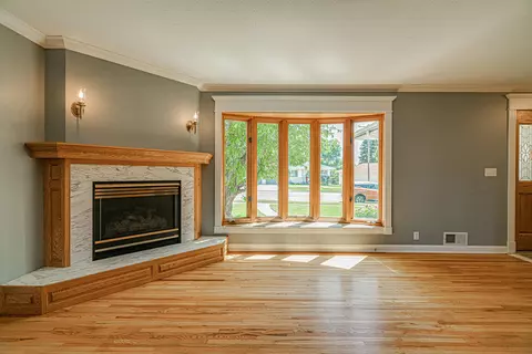 214 E Kavaney Dr, Bismarck, ND 58501 photo 3