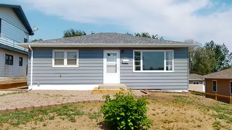 1010 6th Ave NW, Mandan, ND 58554 photo 1