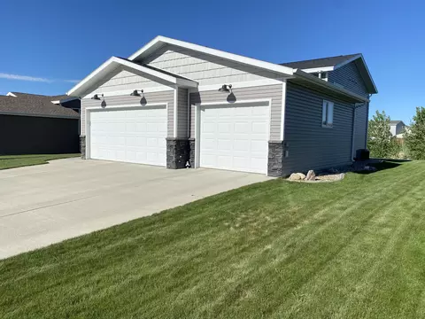 3316 Doubleday Dr, Bismarck, ND 58503 photo 7