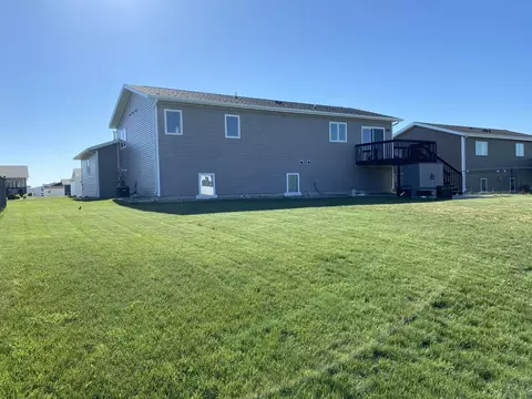 3316 Doubleday Dr, Bismarck, ND 58503 photo 6
