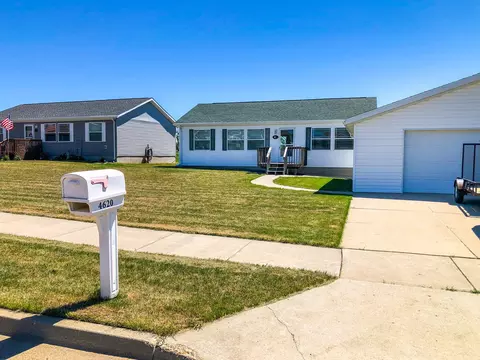 4620 34th Ave NW, Mandan, ND 58554 photo 1