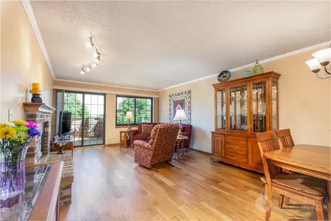 391 E Brandon Dr, Bismarck, ND 58503 photo 9