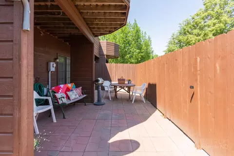 391 E Brandon Dr, Bismarck, ND 58503 photo 29